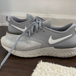 Women's Nike fly knit size 9